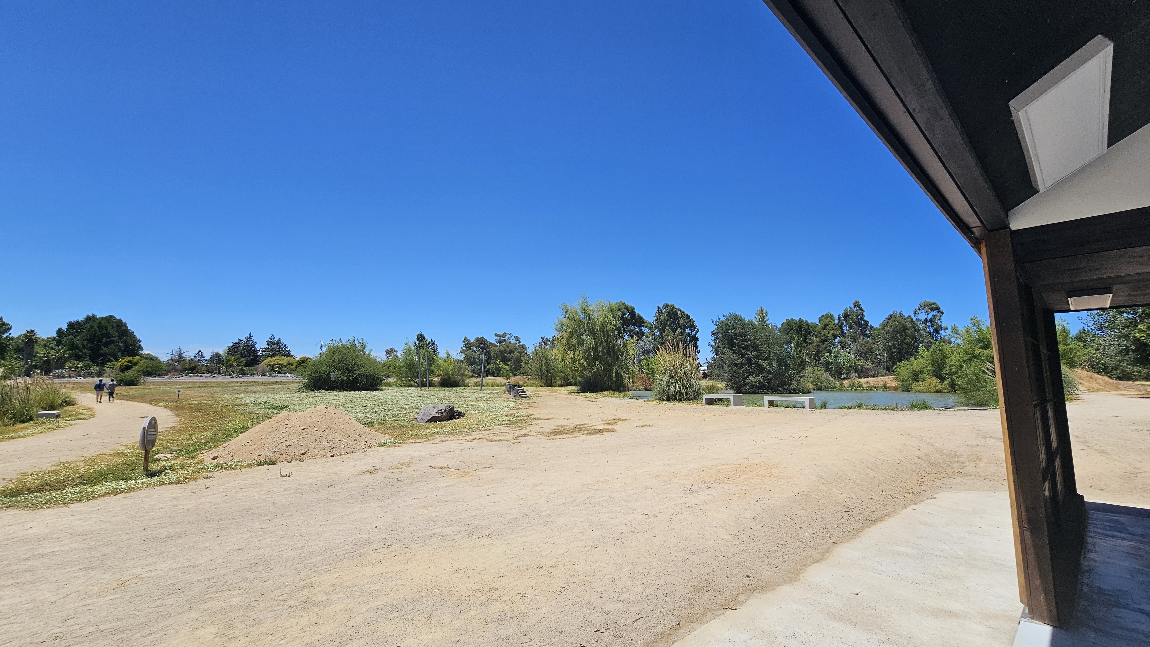 Fotografía de los senderos desde un sector techado